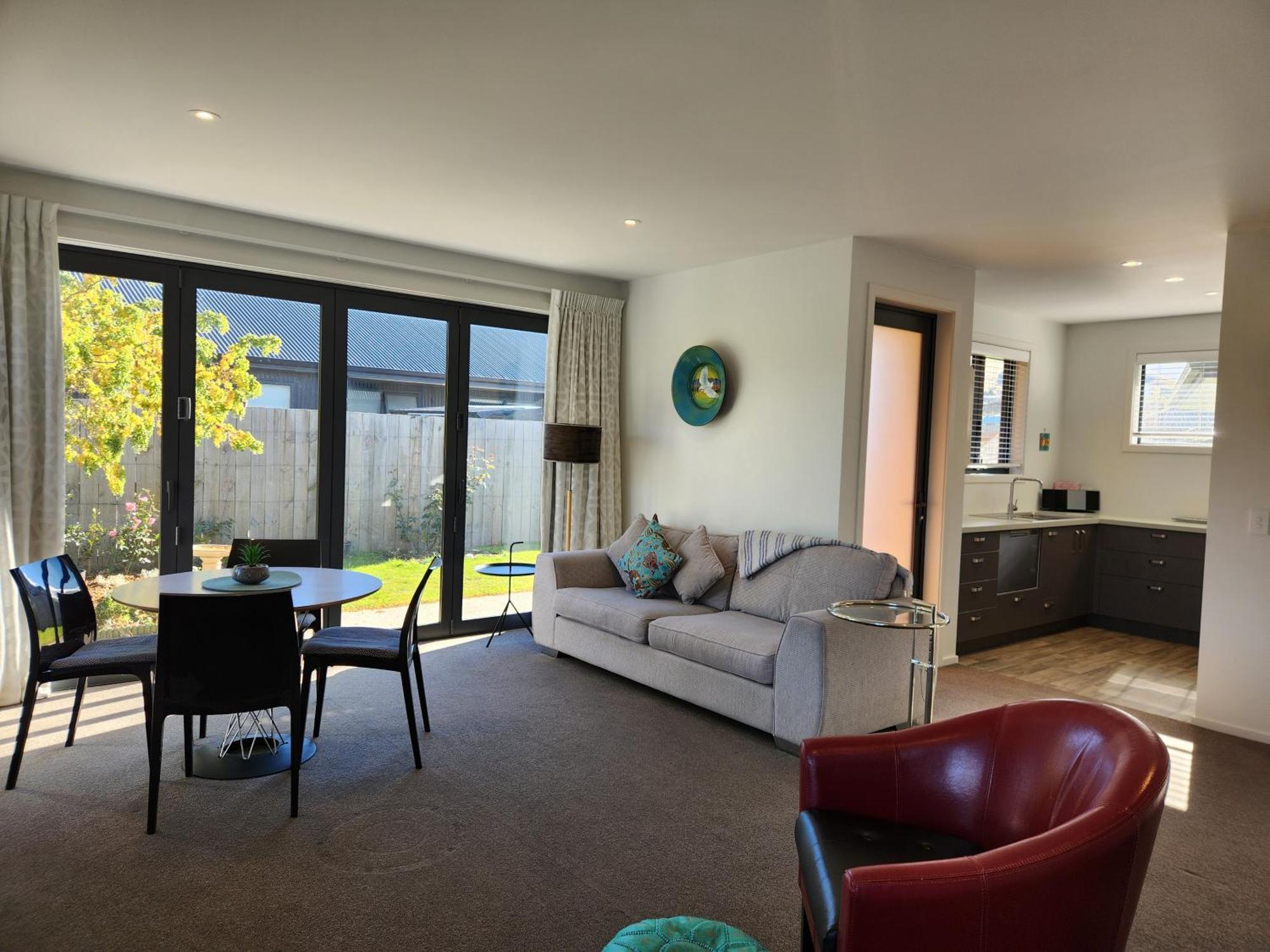 Equestrian View - Gorgeous Cozy Bungalow Shotover Queenstown Dış mekan fotoğraf