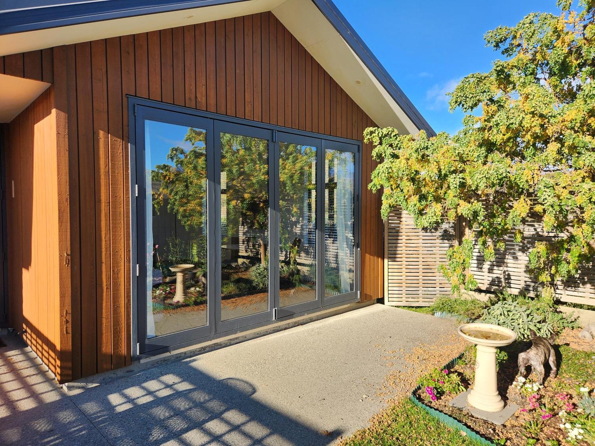 Equestrian View - Gorgeous Cozy Bungalow Shotover Queenstown Dış mekan fotoğraf